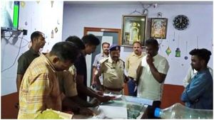 జూబ్లీహిల్స్‌లో ఘోరం: వాచ్‌మెన్ నాలుగో అంతస్తు నుంచి తోసేశారు, మృతి