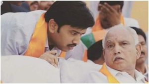 మతిపోయిందిపో, యడియూరప్ప బంధువు, అప్ప పీఏకి నో సీట్, మరో పార్టీలోకి జంప్ !  