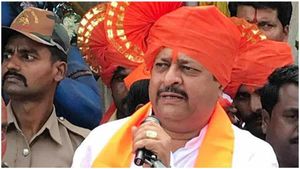 కాంగ్రెస్ కు ఓటు వేస్తే పాకిస్తాన్ కు ఓటు వేసినట్లే, హిందూ వ్యతిరేకులు, యత్నాల్ తో ! 