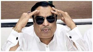 అత్తాకోడళ్లకు గొడవలు పెట్టిన కాంగ్రెస్, బీజేపీ, కాంగ్రెస్ దాయాదులు, సీఎం ఇబ్రహీం ! 