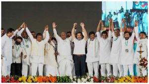 ఆలులేదు సూలులేదు కొడుకు పేరు సోమలింగం అనట్లు, సీఎం సీటు కోసం పోటీ ! 