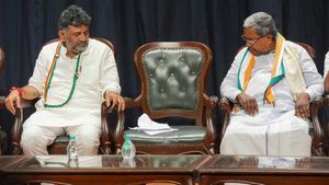 మైండ్ బ్లాక్, సిద్దరామయ్య వర్గం సీనియర్ ఎమ్మెల్యేల సీక్రేట్ సమావేశం, డిమాండ్ అదే ! 