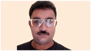 దారుణం: భార్య గొంతుకోసి, భవనంపైనుంచి తోసేసిన కానిస్టేబుల్