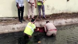 Vijayawada Boy : విజయవాడలో డ్రైనేజీలో పడి ఆరేళ్ల బాలుడు మృతి-ఏం జరిగిందంటే ?