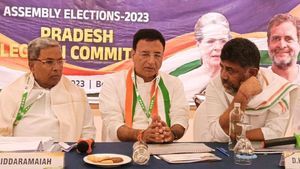 మైండ్ బ్లాక్, ఓడిపోయిన మాజీ సీఎంకు మంత్రి పదవి, లక్ష్మణుడికి కూడా, లిస్ట్ లో! 