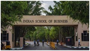 సత్తా చాటిన Hyderabad ISB: ఇండియాలోనే నెంబర్ 1, గ్లోబల్ ర్యాంకింగ్స్‌లోనూ