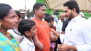 వైనాట్ 175: ఎన్నికల వేళ ప్రజలతో సీఎం జగన్ మమేకం..!