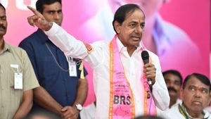 ఢిల్లీలో కేసీఆర్ మకాం: జాతీయ రాజకీయాలపై ఫోకస్