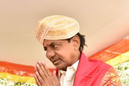  బ్రాహ్మణులపై కేసీఆర్ వరాల జల్లు