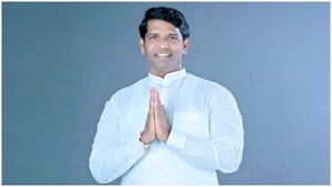 ఎలక్షన్ టైమ్ లో లేడీ కార్పోరేటర్ భర్తను పట్టపగలు ఏసేశారు, రివాల్వర్లతో ఫైరింగ్ ! 