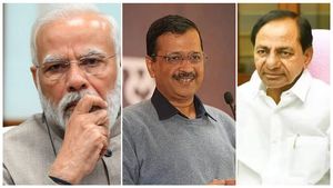 కేసీఆర్-కేజ్రీవాల్ జాయింట్ స్టేట్‌మెంట్: మోదీకి అల్టిమేటం..!!