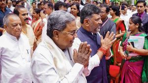రాజీనామాలు చేస్తామని సీఎంకు హెచ్చరించిన మంత్రులు, రెడ్డితో పెట్టుకుంటే అంతే ! 