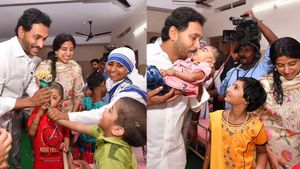 అనాథ పిల్లలతో జగన్ దంపతులు: ఆప్యాయంగా పలకరింపు