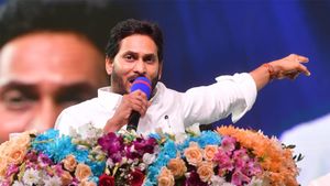 సోషల్ మీడియాలో అలాంటి పోస్టులపై జగన్ సర్కార్ నిఘా: ప్రత్యేక విభాగం ఏర్పాటు