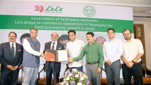 తెలంగాణకు మరో భారీ పెట్టుబడి: లులూ గ్రూప్ రూ. 3500 కోట్ల పెట్టుబడులు