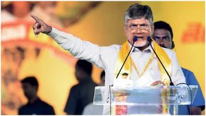 ఆ ఇద్దరు నేతలకు చంద్రబాబు మాస్ వార్నింగ్