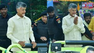జగన్ పై విమర్శలు కాదు చర్యలెప్పుడు  ? చంద్రబాబు ప్రశ్న- కుప్పం నుంచే మ్యానిఫెస్టో అమలు హామీ..