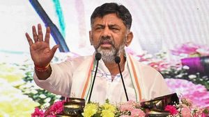 డీకే శివకుమార్ మీద నమోదైన ఆ కేసు రద్దు, రెండు కేసులకు స్టే, తమిళనాడుతో! 