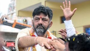  తాత్కాలికంగా ఊపిరిపీల్చుకున్న డీకే, సీబీఐ కేసులో స్టే ఇచ్చిన హైకోర్టు !