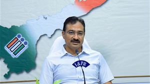 ఏపీలో ఎన్నికల కసరత్తు మొదలు..షెడ్యూల్ ప్రకటించిన సీఈవో..