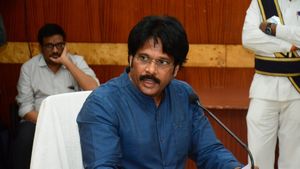 విశాఖ వైసీపీ ఎంపీ కీలక నిర్ణయం!
