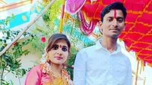 పెళ్లి జరిగి నెల పూర్తి కాకుండానే రోడ్డు ప్రమాదంలో దంపతులు ఇద్దరూ, బర్త్ డే పార్టీలో!  