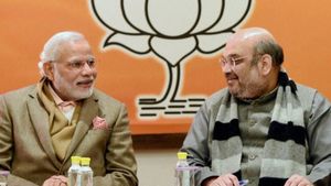 అర్దరాత్రి ప్రధానితో చర్చలు, తెలంగాణ టాపిక్, పాతపాట పాడితే కొంప కొల్లేరు గ్యారెంటీ ! 