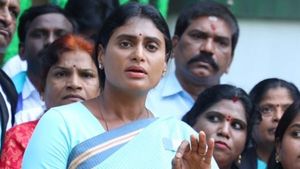 షర్మిల కాంగ్రెస్ లోకి ఖాయం, విజయమ్మ ఏపీలో - బీజేపీ నేత కీలక వ్యాఖ్యలు..!!