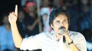 మేమొస్తే.. పాత రేట్లకే మద్యం అమ్ముతాం: పవన్