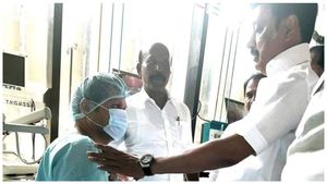 సడన్‌గా హీటెక్కిన తమిళ రాజకీయాలు- ఆసుపత్రికి సీఎం స్టాలిన్