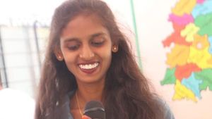  మరో విషాదం: ఉరివేసుకుని డిగ్రీ విద్యార్థిని ఆత్మహత్య
