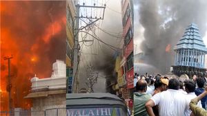 తిరుపతి గోవిందరాజస్వామి ఆలయ సన్నిధి వీధిలో భారీ అగ్నిప్రమాదం; కోట్ల ఆస్తినష్టం!!