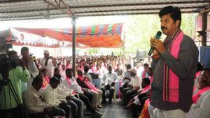  'కేసీఆర్ చావమంటే నేను చస్తా!: ఎమ్మెల్యే శంకర్ నాయక్ సంచలన వ్యాఖ్యలు