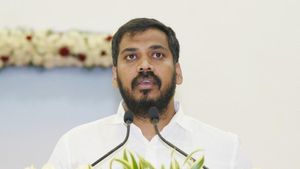  రూ 100 కోట్ల ఆస్తులు అమ్ముకున్నా, అప్పుల్లో ఉన్నా- మాజీ మంత్రి అనిల్..!!