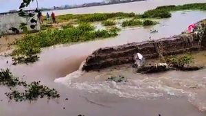 వరంగల్ భ‌ద్ర‌కాళి చెరువుకు గండి.. దూసుకొస్తున్న వరదనీరు; ముంపు భయంలో కాలనీలు!!