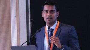  Hyderabad Collector: హైదరాబాద్ కలెక్టర్‍గా అతి పిన్న వయస్కుడు.. అతను ఎవరంటే..!