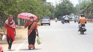  తెలంగాణలో రానున్న 3 రోజులు పొడి వాతావరణమే: ఈ జిల్లాల్లో మాత్రం భారీ వర్షాలు