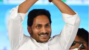 జగన్ ను టచ్ చేసేదెవరు, సీన్ మారుతోంది - ప్రముఖ సర్వేల తాజా లెక్కలు..!!