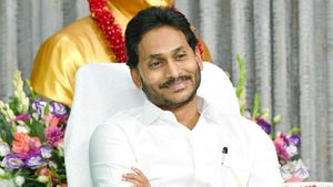 సీఎం జగన్ ఓట్ బ్యాంక్ పెరిగిందా - తాజా లెక్కలు ఏం చెబుతున్నాయి..!!