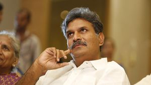 వాలంటీర్ల వ్యవస్థపై ఎంపీ కేశినేని కీలక వ్యాఖ్యలు..!!