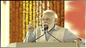 తెలుగులో మాట్లాడిన ప్రధాని మోడీ: తెలంగాణా ఆర్ధిక కేంద్రం అంటూ ఆసక్తికర వ్యాఖ్యలు!!