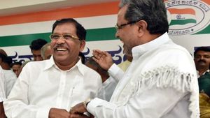 సీఎం, హోమ్ మంత్రి రహస్య చర్చలు, ఏం జరుగుతోందని మంత్రుల్లో టెన్షన్ ! 