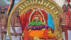 తిరుమలలో పౌర్ణమి గరుడ సేవ- తేదీ, సమయం ఇదే