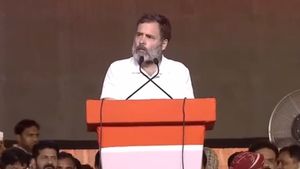 రూ.లక్ష కోట్ల అవినీతి- మోదీ వద్ద కేసీఆర్ రిమోట్