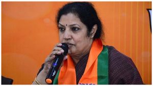 పోటీ చేసే స్థానం, పొత్తులపై పురందేశ్వరి క్లారిటీ - ముఖ్యమంత్రి ఎవరంటే..!!
