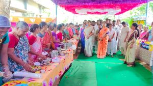 నగరిలో తొలి ఆహా క్యాంటీన్- ప్రారంభించిన మంత్రి రోజా