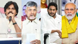 ఎన్నికల వేళ కేంద్రం కీలక ప్రకటన - పొత్తుల వేళ ఆ ఇద్దరికీ ఇరకాటంగా..!!
