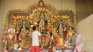  తుంగ్లక్ ప్రభుత్వంలో పనికిమాలిన నియమాలు, హిందువులను టార్గెట్ చేస్తే !