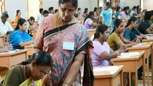 తెలంగాణలో టీచర్ పోస్టుల భర్తీకి త్వరలో టెట్ నిర్వహించాలని నిర్ణయం