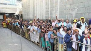 TTD: రూ 300 టికెట్ల కోటా పెంపు - భక్తులకు సంతృప్తికర దర్శనం, కీలక నిర్ణయాలు..!!